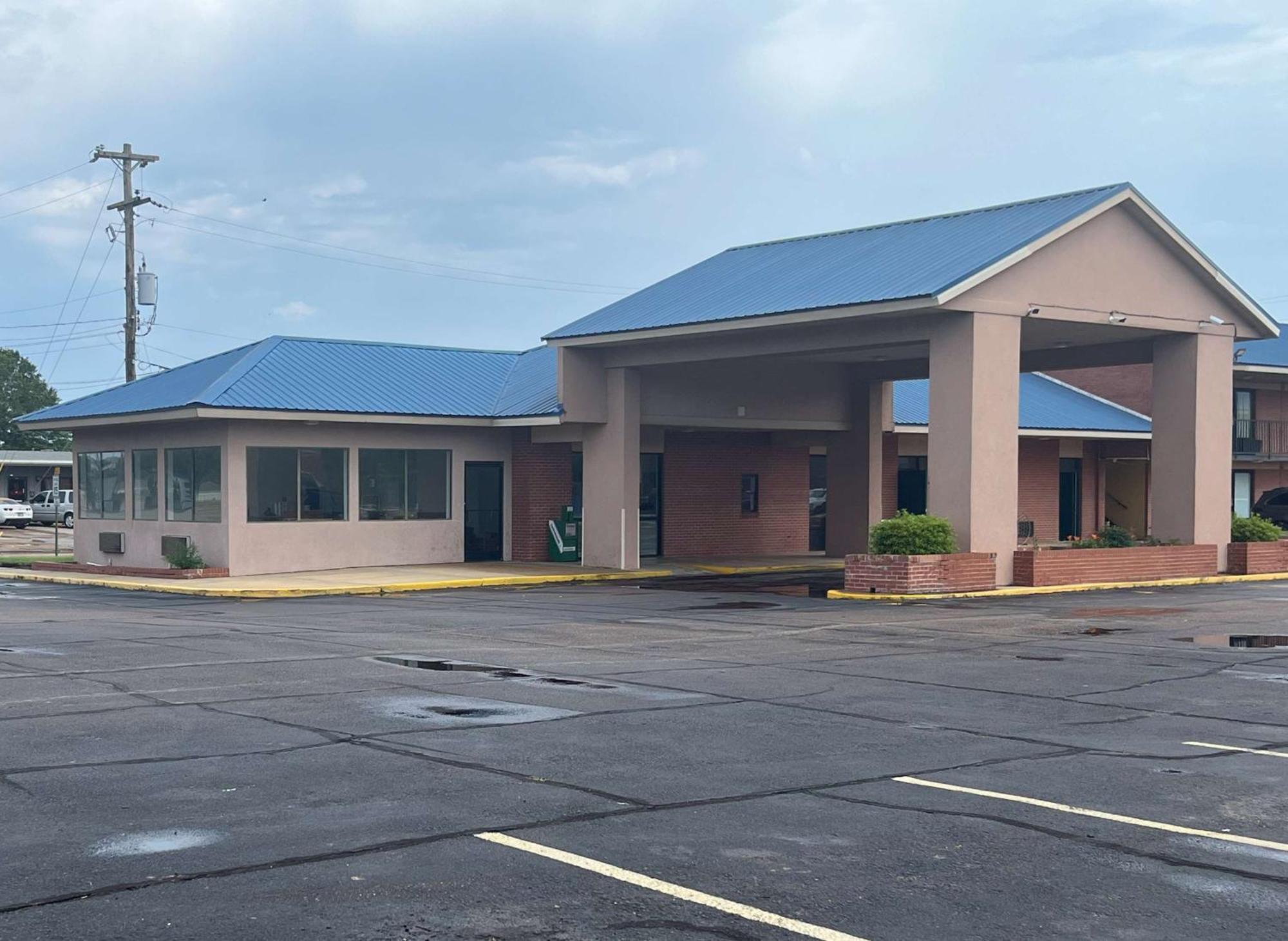 Motel 6 Greenwood, Ms Dış mekan fotoğraf