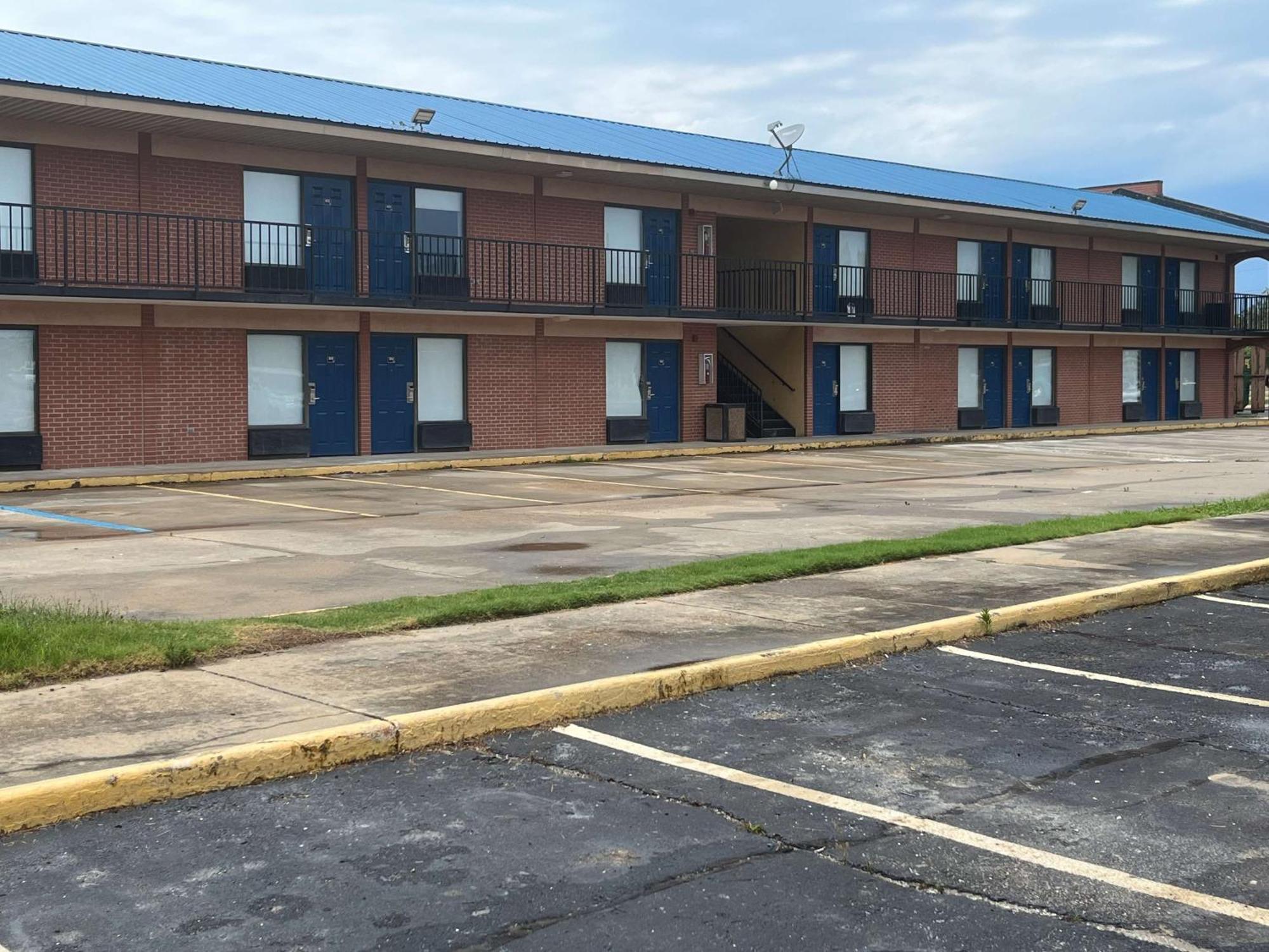 Motel 6 Greenwood, Ms Dış mekan fotoğraf